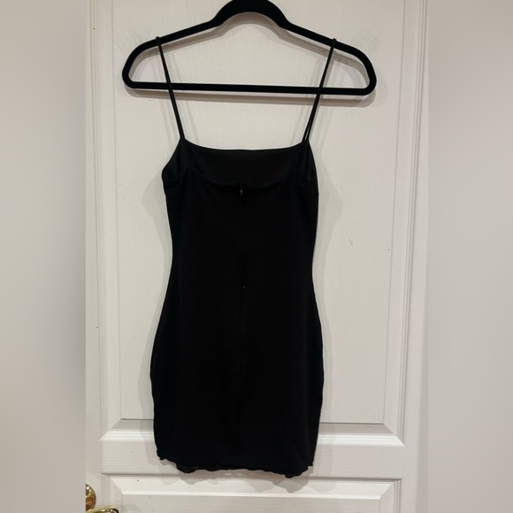 Lulu’s black mini dress